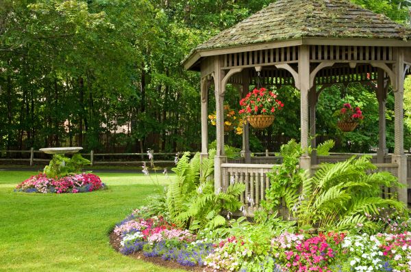 Backyard Landscaping Service in Glenview